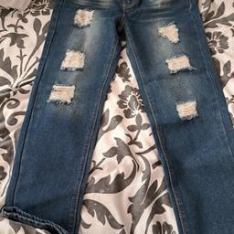 Boys jeans ages 14 yrs brand new never been worn wouldn't let me select the correct age in tje options but they are 14yrs as shown in picture