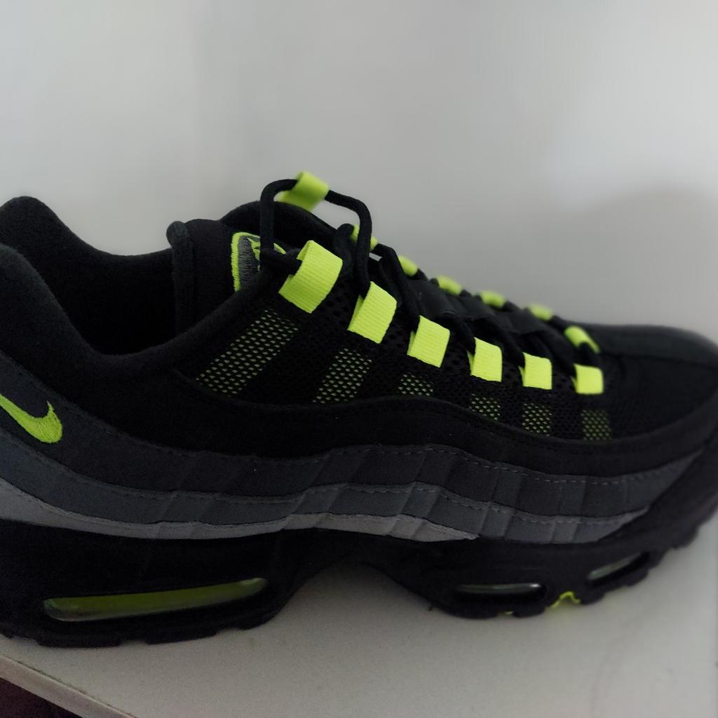 air max 95 neon 2023 genuine unwanted gift do have gift receipt to prove purchase.