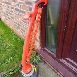 Flymo contour xt twin cord garden strimmer edger in very good condition with plenty of cutting cord can be seen working just £20 NO OFFERS DARWEN BB3 0DU OR BOLTON BL3 2JP