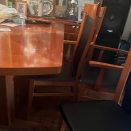 Excellent extra large 8 seater dinning table and chairs
