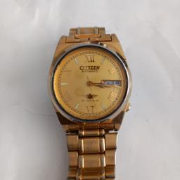 Used in a very good condition 
Golden Dial
Golden strap and bezel
21 jewels
Japan N-8200-SO36131-KA
Citizen watch Co 
Water resistant 
4-S82531HSW
6 N 0 3 7 4
GN-W4-S
JAPAN
Fully functioning as it should be 
100% original otherwise money back guarantee 
Could deliver locally at fuel charges or collect from my home 
For further queries call me 
07732141935
07301227582