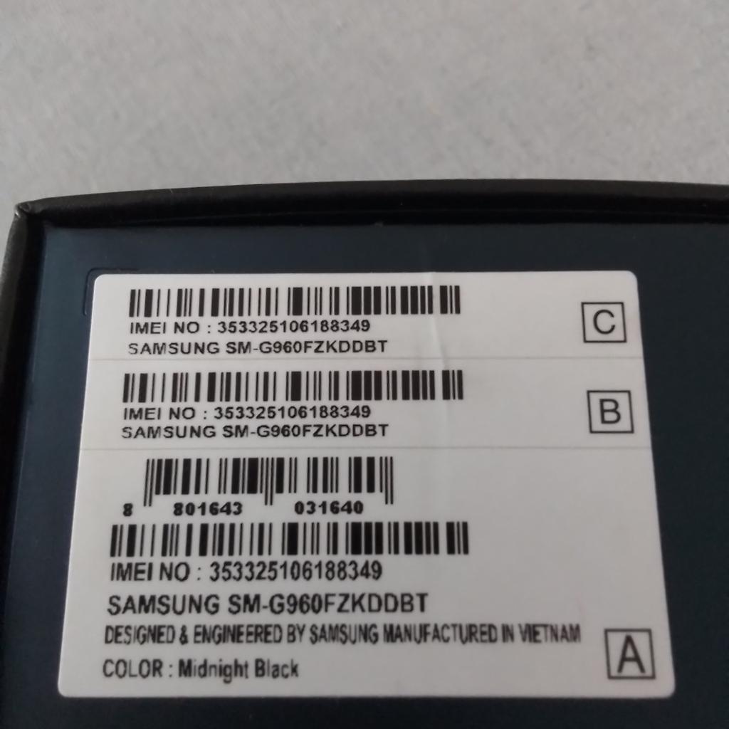 Verkaufe Samsung Galaxy S9 mit leichten Gebrauchspuren Display hat keine Kratzer läuft einwandfrei, kein Netzteil. Giebt es für Pfennige im Netz.Dies ist ein Privat Verkauf keine Rücknahme oder Garantie Versand Hermes 6.50 Preis VB. Zur Zeit nur Überweisung möglich oder Abholung.