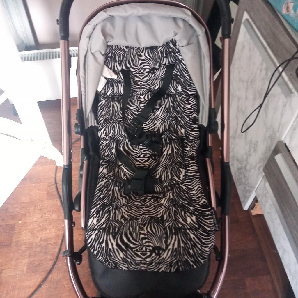 In perfect condition Oyster2 pram