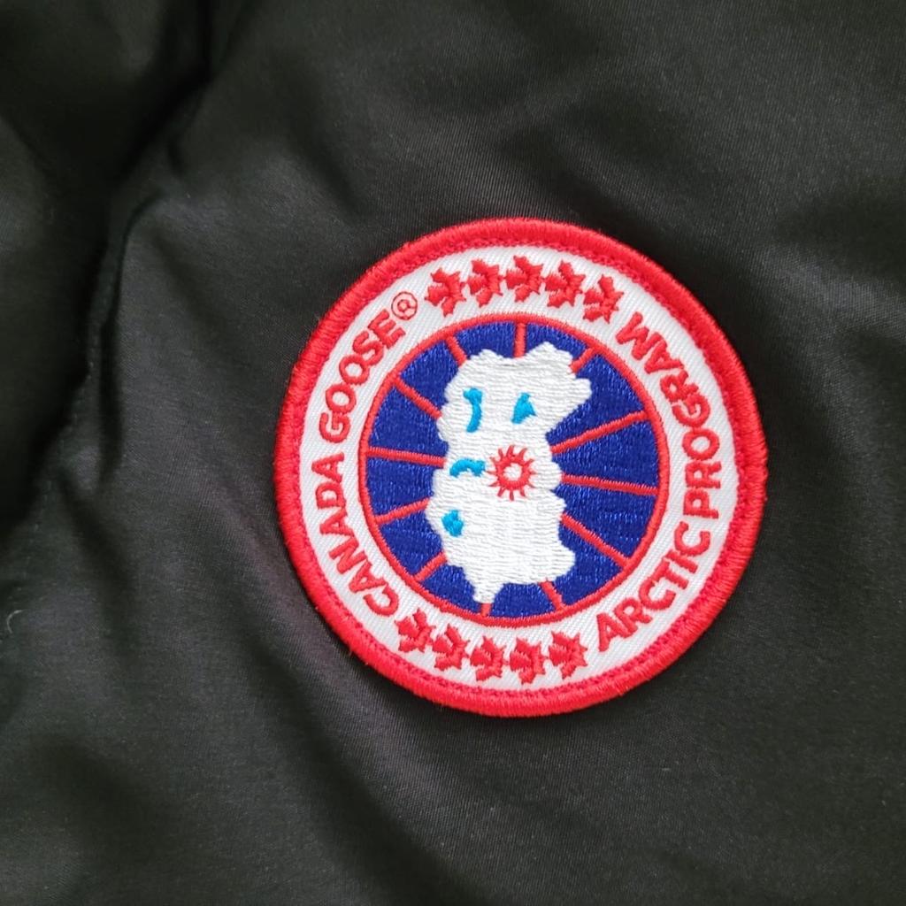 Canada Goose Gilet
True to size
Perfect condition