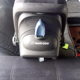 In excellent condition Maxi-Cosi baby car seat for sale.
