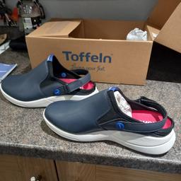 brand new tofflen shoes  ideal for nurses ,doctors  people with foot problems ,included 3 pairs of insoles paid £79
