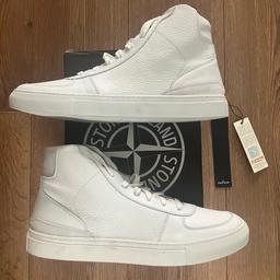 *White
*Leather upper 

Stone Island Mens low profile lace up leather trainers 👟 featuring Stone Island branded logos to the tung & back heel, used in good condition no rips holes or scuffs & sold exactly as seen in pictures, 100% original.

Pick up en8/n17 

Free Royal Mail next day postage🚚

Help build our 5⭐️feedbacks and we will give you 5⭐️good buyer feedback.

Check out our other items, 

Happy buying😊