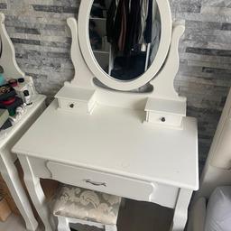 A good condition white dressing table, with mirrors and cute drawers

Measurements are:

40cm(D)x71cm(W)x131cm(H)

Extra measurements:

Table height 72cm

Mirror height 59cm

Scuffs, marks and scratches are photographed, please do not hesitate to message for any queries

I have another identical dressing table if anyone is interested in a second one too!

Collection only please!