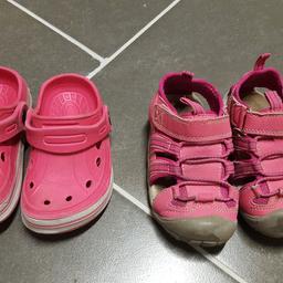 2 paar Schuhe, zus. 5€

1x Sandalen von Impidimpi

1x Clogs

Beide guter Zustand, ideal zum klettern und toben z.b. im Kindergarten