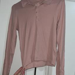 only worn a couple of times, great condition 3/4 length long sleeve top with collar.