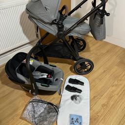 Maxi-Cosi Zelia S Trio 3-in-1 Prams Travel System, 0 - 4 Years, Up to 22 kg, Foldable, Reclining Baby Pushchair, with CabrioFix S i-Size Baby Car Seat and bag

COLLECTION ONLY, SE1 Old Kent Road area. No returns

Bought in Oct 2023. Some scuff marks on main push bar and frame
Comes with matching rain cover, removable mattress (when used as bassinet), parasol clip (parasol not included), baby bag, bassinet apron, car seat adapters

- easy to change between forward and rear facing
- RECLINES in two steps (1. midway then 2. lay flat) in BOTH forward and rear facing positions
- Bassinet used with mattress for 0-6months
- bassinet converts to a pram seat (by tightening two straps under the bassinet) for use up to 4 years old
- XL shopping basket up to 5kg
- 4 wheel suspension with two shock absorbing spring
- CABRIOFIX S I-SIZE CAR SEAT: a rearward facing car seat up to 15 months, following the European i-Size/ECE 129 guidelines

NOTE: pram seat does not fold with seat attached
 to frame