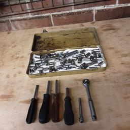see photo £10 for job lot all 1/4" drive Ratchet Ex bar, 4 hand drive ones, + 73 mixed sockets metric @ imperial  £10 for job lot pick up Barnsley S75 2NR