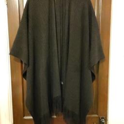FRINGED SHAWL
BLACK IN COLOUR
RIBBED DESIGN
USED ONCE
COLLECTION ONLY L9 8BG