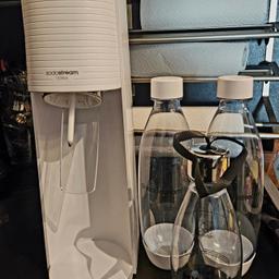 neues Sodastream Set
nur Flaschen wurden 1x gewaschen

besteht aus:
1xSodastream mit neuer Nachfüllkatusche
2x Plastikflasche 1.0 Liter 
1x Plastikflasche 0.5 Liter

Kaufpreis: 110€

auch Versand möglich!