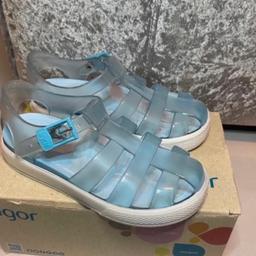 Size 10 
EU 28
Excellent condition
Worn once 
Comfy foam insert
Buckles to adjust straps either side
Boxed 
Unisex 

Lots more items 0-13 years 
Ladies size 4-20
Mens small, medium, large, xl, xxl
Clothing, toys, books, dvds, games etc
Bundle discount on
Items from £1





#igor #igorsandals #lightbluesandals #blue #eu28shoes #size10footwear #size10 #summer #sandals #jellysandals #celeste #panache #panachekids #summersandals #summerfootwear #toddlerfootwear #unisex #unisextoddler #unisexsandals #holidaysandals #holiday #lightblue