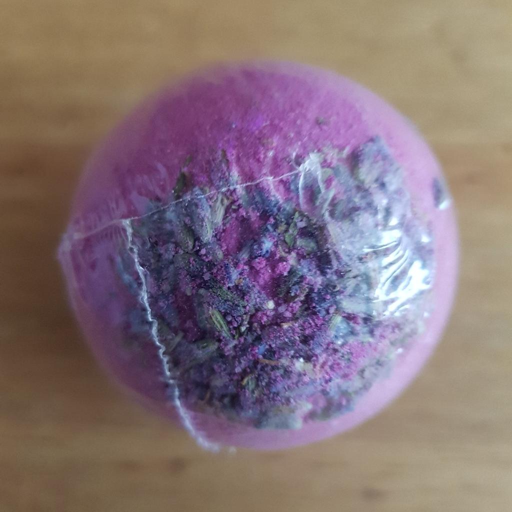 New, unused & unopened bath bomb.
COLLECTION ONLY
Please note items will ONLY be kept for 48 hours after confirmation. If item is not collected within this time they will be relisted
** ITEM IS COLLECTION ONLY **
 *** NO OFFERS ACCEPTED ***