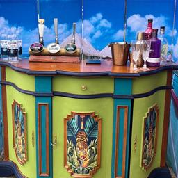 Delicious bar/sideboard, Upcycled within an inch of its life. Staging not included
W120cm
H120cm
D30cm
Delivery £1 per mile