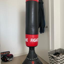 Boxing bag for sale. About 170ish cm in height, very sturdy and no rips or cracks on the exterior material.
Comes with a pair of free boxing gloves that are in very good condition.

You fill the base with water and it stays up even if you strike with force. Sold as seen. Open to offers. PICKUP ONLY. Thanks for looking!