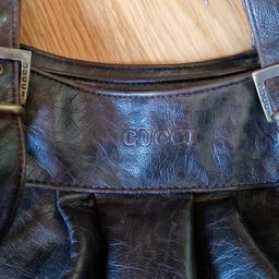 Verkaufe eine etwas ältere Gucci Handtasche mit leichten gebraucht Spuren.