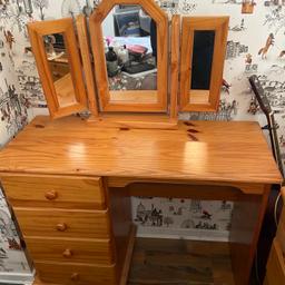 Lovely vintage pine dressing table with mirror and drawer.In good condition.
Collection only from WS2 7EX