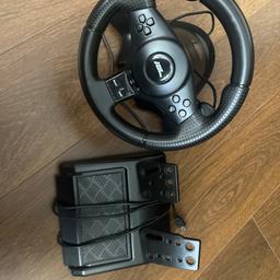 No fear gaming steering wheel works fine.
Compatible with switch/ps4/ps3/pc/ Xbox one/ andrid

Can deliver but will cost depending on how far you live.