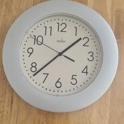 matte grey frame working wall clock
NO SCAMMERS with emails 🚫
Original price £15.
Immaculate condition. NO damage.
UK daytime collection only.
Cash payment. No paypal.
No hand 🗳delivery.
Pet, smoke & dirt free house.
Msg only. STRICTLY N❌ numbers.
No returns, refunds, swaps or exchanges❕
Thanks : )