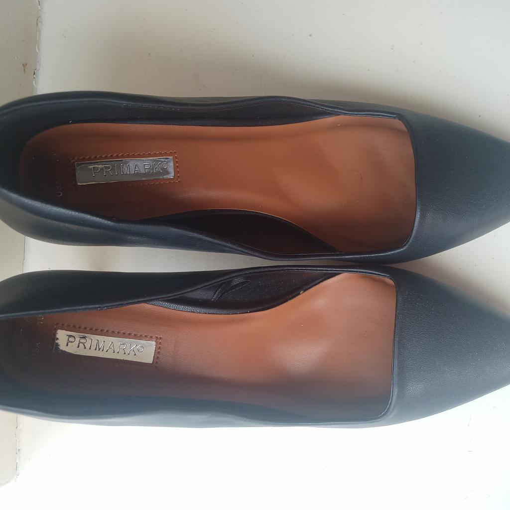 Pointed toe 8cm heeled shoes. Colour: black. Size: UK8/EUR41/USA10. Brand: PRIMARK. Like new condition, still with stickers, worn maybe once, not outside.