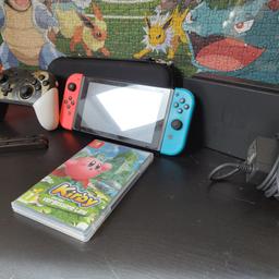 Verkaufe meine alte Nintendo Switch da ich auf die OLED umgestiegen bin.

Folgende Dinge sind dabei:
- Switch Konsole (Gereinigt, Desinfiziert & neues Panzerglas)
- Switch Dock
- 2 JoyCons (Neue Analog Sticks, kein Stick Drift!)
- Nintendo Switch Hülle für Console + Spiele
- Joy Con Halter
- Pro Controller
- JoyCon Griffe
- Spiel: Kirby and the forgotten Land
- Ladekabel