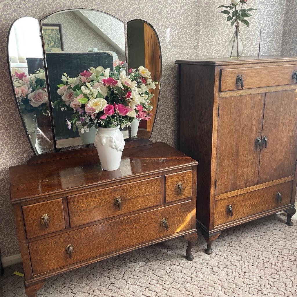 Antique wardrobes dressing table bedside table , aprox 70 years old .
07710086661