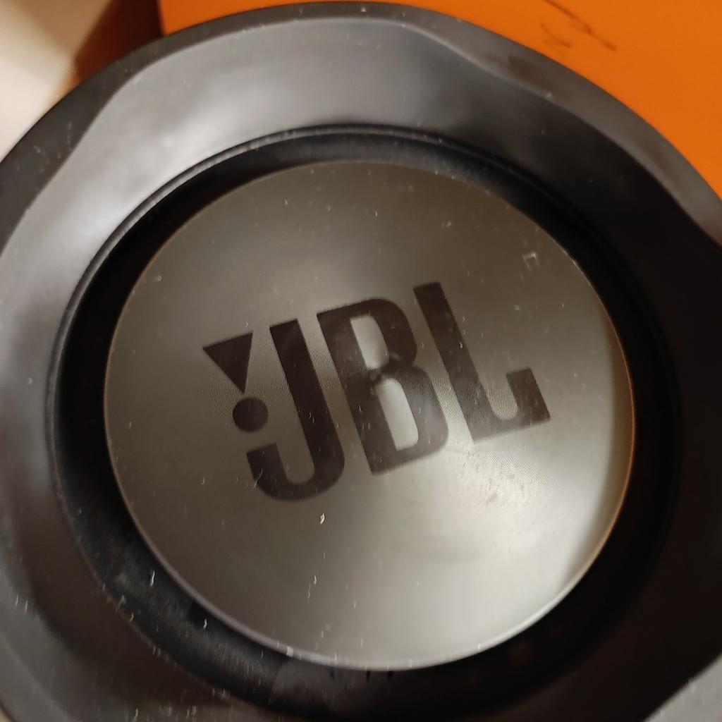 JBL Boombox vollfunktionfähig privat Verkauf kein Garantie kein Rücknahme.