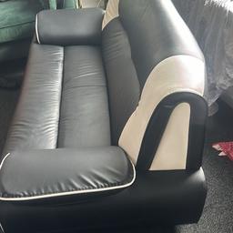 Black and white leather sofa, in good condition other than the small wear and tear. It has a few scratches in the bottom and on one arm rest (as seen on pictures). It’s a 3 seater, but better for 2 people. Not very heavy so it will be easy to transport. Collection only, not able to deliver it, sorry.

Ideally you will need two people to carry it and a van to transport it or put it on the roof rack of your car .

Thank you very much!