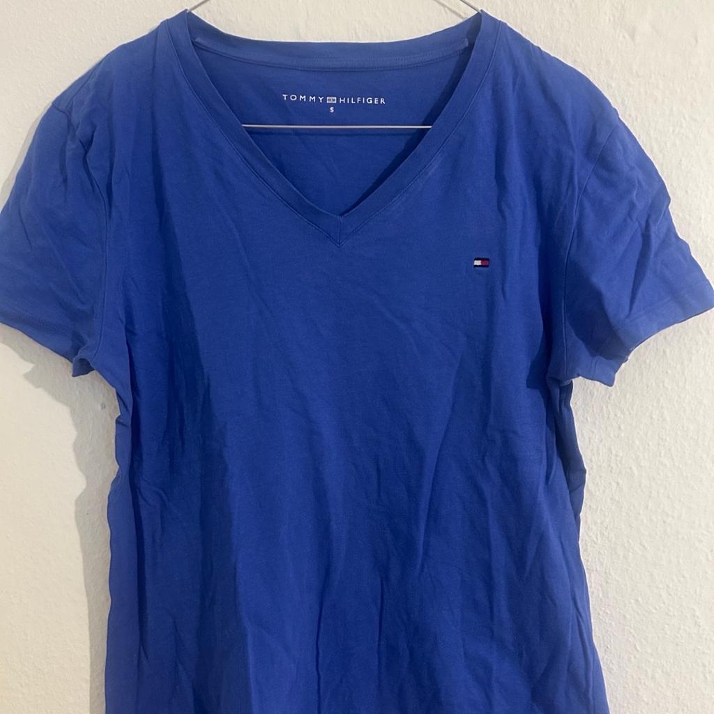 Zum Verkauf kommt mein kaum getragenes Tommy Hilfiger Shirt in blau in der große S