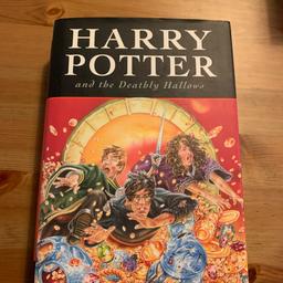 Harry Potter and the deathly hallows book