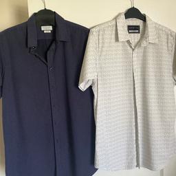 2 Men’s Short Sleeved Shirts includes Zara/Red Herring

Both in Good, Clean Condition 
Lovely Quality Shirts

Size: Medium 

£3 Each or Both for £5

Smoke/Pet Free Home

Pickup S61