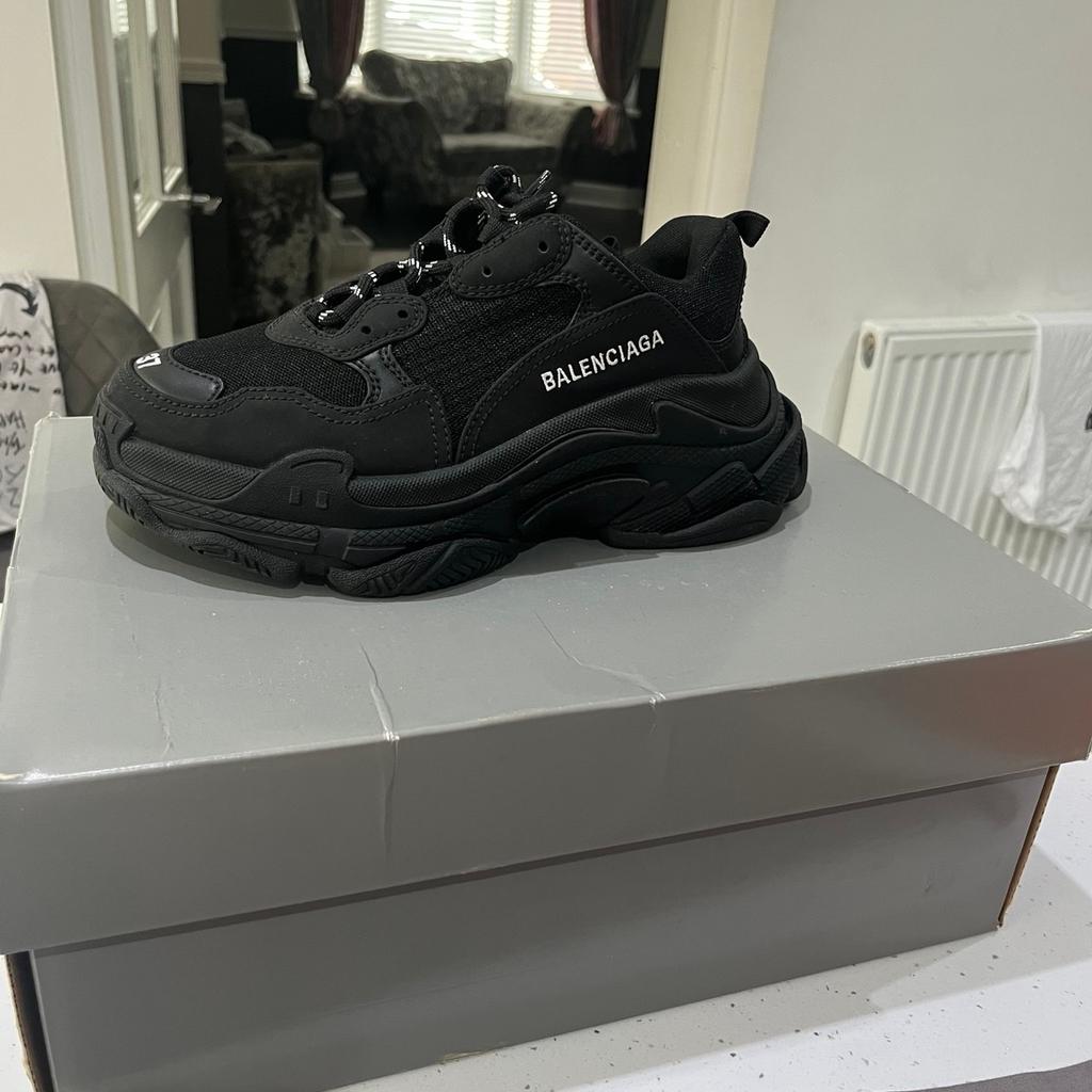 Black Triple S Balenciaga, only worn a few times. Original box, 2 sets of laces and duster bag.