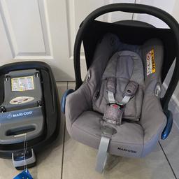 Maxi Cosi Car seat with isofix and rain cover.
used but is in a really good condition. Nice and clean