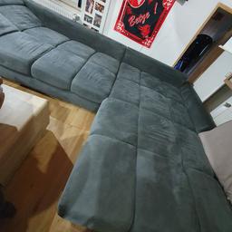 Sehr gut erhaltene Couch, leider ein fehlkauf da sie zu groß ist
3.58 auf 2.10 m