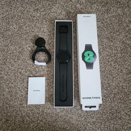 samsung galaxy watch 4 black hardly been used and in perfect condition
comes with box and charger