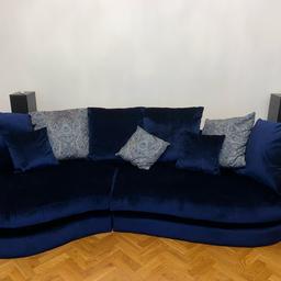 Velvet 290cm in length 136cm in width 
This sofa is very spacious