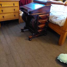 beautiful victoriana design mahogany desk with drawers and secret compartments