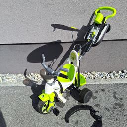 Gern genutzter Dreiradler mit Dach, Tasche, Gurt und Umrandung für kleinere Kinder. gegen eine Sparschweinspende von € 5,- in Niedernsill zu vergeben.