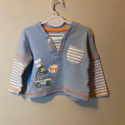 Age 3-6 months
Machine washable
Some light bobbling - great condition otherwise
Machine washable

Lots more items 0-4 years
Ladies size 6-16
Mens s, m, l
Clothing, toys, books, dvds, games etc
Bundle discount on
Items from £1

#dunnesstores #dunnes #longsleeve #longsleevetop #babytop #giraffetop #giraffe #dunnesclothing #babywear #babyblue #top #longsleevedtop #dunnesfashion #babywear #3to6months #age3to6monthsboys #babylongsleevedtop #babylongsleeve