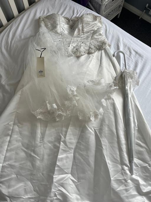 Buy & Sell South West London Hook - South West London - Photos for Wedding Dress: NEED GONE TODAY!