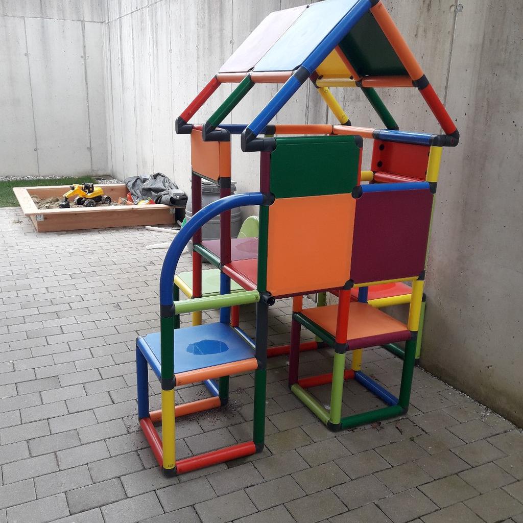 Spielturm mit Rutsche, erweiterbar und man kann es aufbauen wie man möchte... Neupreis war 470€