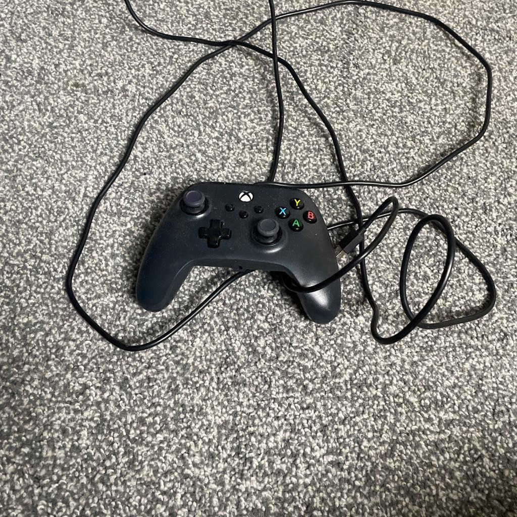 Xbox one 256gb, good condition with no faults.
Comes with all wiring and plugs.
Comes with Xbox one controller wired if wanted. Can reduce price without the controller. Also can add a wired headset in okay condition for extra as well. Message for details. Collection only. Manchester area.