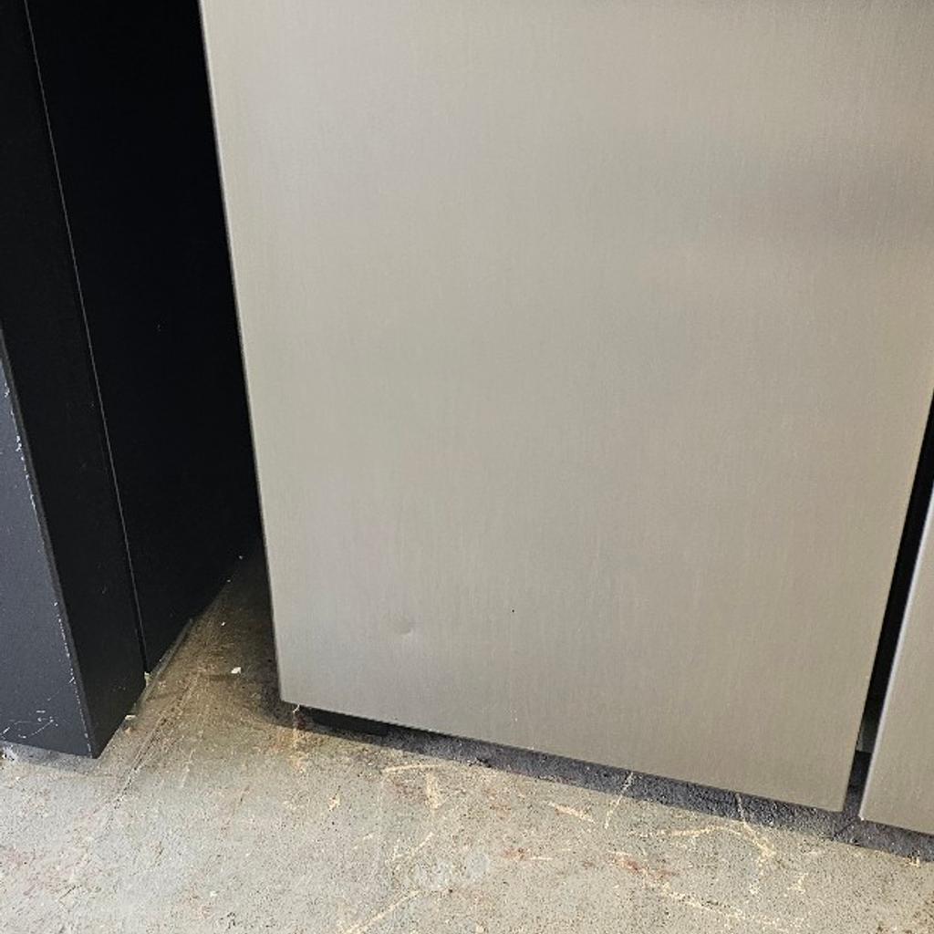Logik slim American Style fridge freezer
LESSBSX23
Brand new but has slight scratch or dent
12 month warranty
177.7 x 83.2 x 62.3 cm (H x W x D)
Fridge: 266 litres / Freezer: 175 litres
Total frost free
Fan cooling creates the ideal conditions in your fridge
Fast freeze rapidly lowers the temperature in the freezer
£499