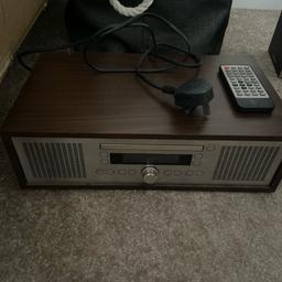 Good condition
Bluetooth and also plays cds