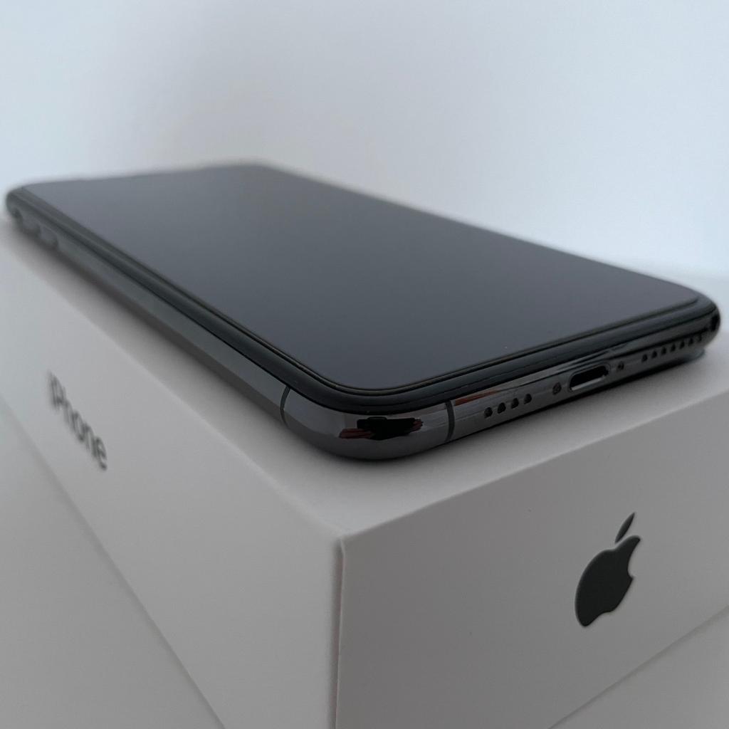 iPhone XS Max, 64 GB, Zubehör original und nicht benutzt, Kopfhörer neu/unbenutzt, keine Kratzer - Oberfläche 1A (Vorder-u. Rückseite), Akku: 85%, 2 Stück Schutzgläser dabei, Originalverpackung, offen für alle Netze, keine Reparaturen-kein refurbed;