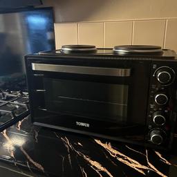 1. Tower 42L Mini Oven with Hobs - Black
Length 22”
Width 15”
Height 12.5”
Excellent working order