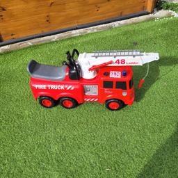 Easy for little ones to control and packed with role-play features, the Action Fire Engine is perfect for encouraging motor skills, hand-eye coordination and outdoor play. This ride-on fire engine also offers hours of imaginative play!